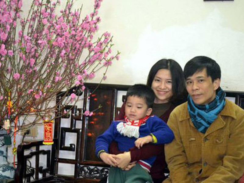 Tường Văn kết hôn vào năm 2009 với một cô gái không hoạt động nghệ thuật. Vốn thích sống giản dị, anh không chia sẻ cuộc sống hôn nhân trên báo chí. Ảnh: An ninh thủ đô