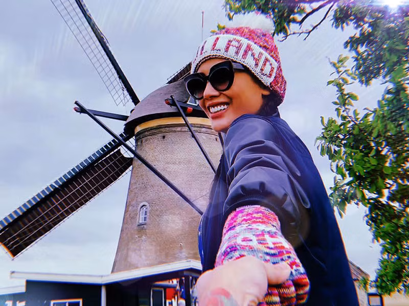 Bạn trai cũng thay đổi vì Võ Hoàng Yến. Chân dài kể, từ một người rất thích đi chơi khuya, bạn trai về sớm mỗi ngày để có nhiều thời gian trò chuyện với cô vì cả hai có sự chênh lệch múi giờ khá lớn.