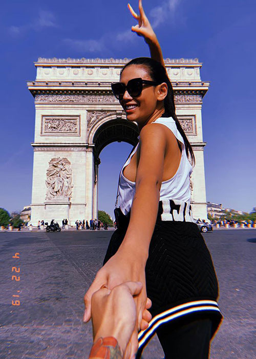 Sau 2 năm tìm hiểu, được gia đình hai bên ủng hộ chuyện tình cảm, Võ Hoàng Yến và bạn trai dự định tổ chức đám cưới vào tháng 7/2020. Thế nhưng, vì COVID-19, cặp đôi phải rời hôn lễ sang năm 2021.