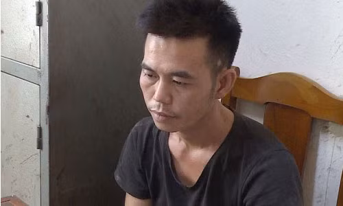 Bat nguoi dan ong mua 2.000 vien hong phien tu Lao ve tieu thu