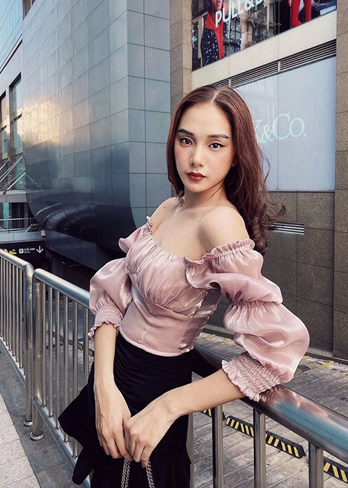 Chia sẻ với Zing, 10X cho biết, cô khá căng thẳng khi ghi danh cuộc thi Hoa hậu Việt Nam năm nay.