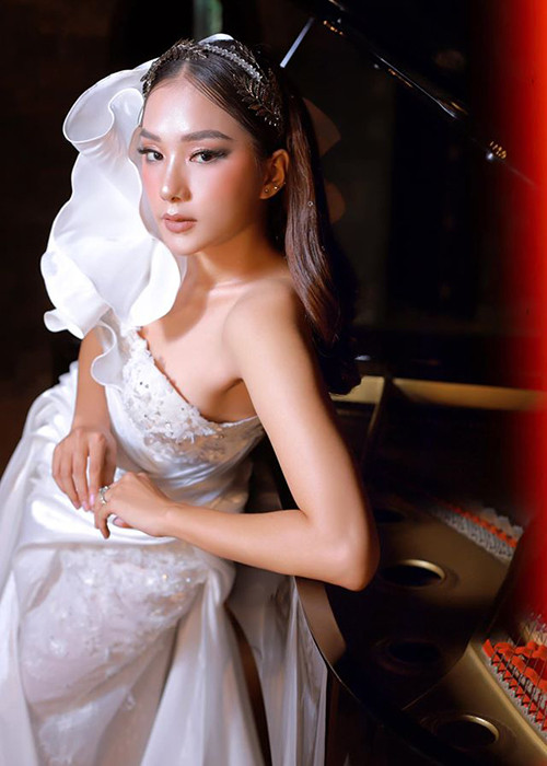 Bích Thùy sinh năm 2001, đang theo học một trường đại học ở TP HCM.