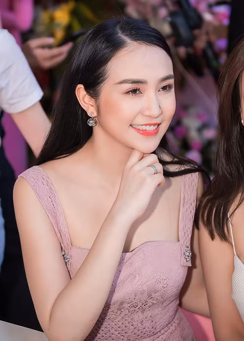 Mới đây, ca sĩ Tuấn Hưng cho biết, anh sẽ giải nghệ để trở thành người cha, người chồng tốt hơn.