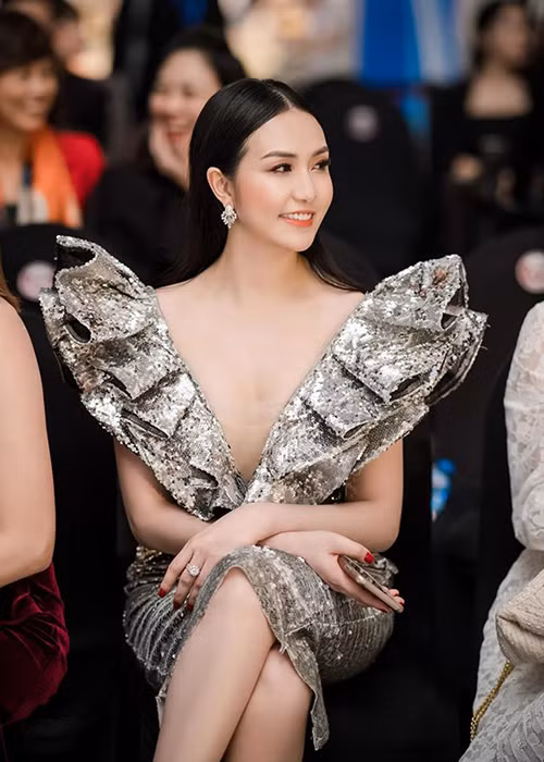 Bà mẹ 3 con có sự nghiệp lẫn tình duyên viên mãn ở tuổi 29.