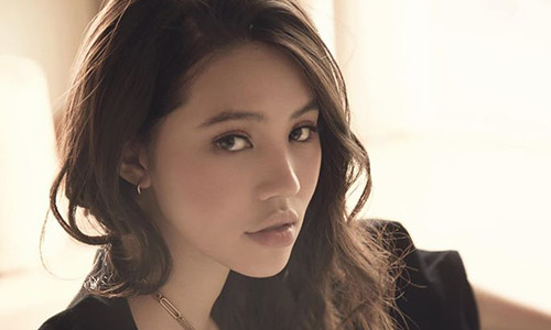 Jolie Nguyen doi avatar den, dang bia mo chinh minh gay hoang mang