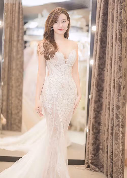 Trong những năm gần đây, hot girl được Quốc Trường, Harry Lu “thả thính".