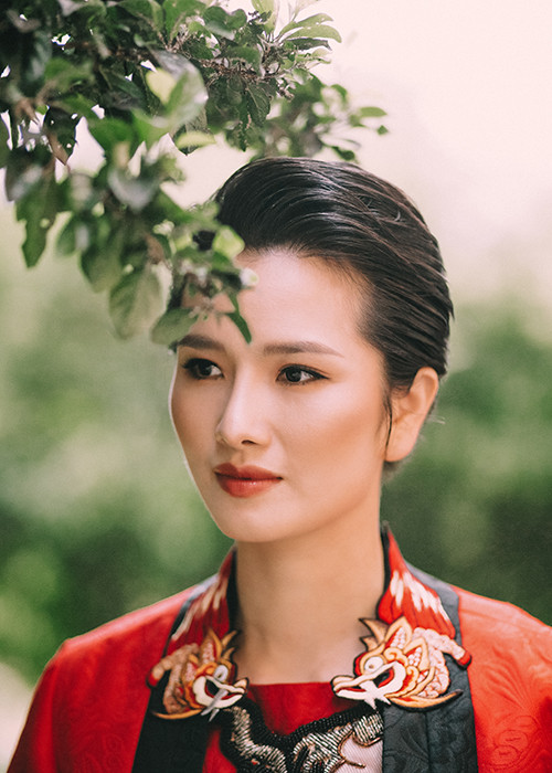 Người đẹp đóng các phim: "Chuyện tình đảo ngọc", "Định mệnh", "Cha và con", "Nữ sát thủ", "Ranh giới thiện ác", "Về đất Thăng Long".