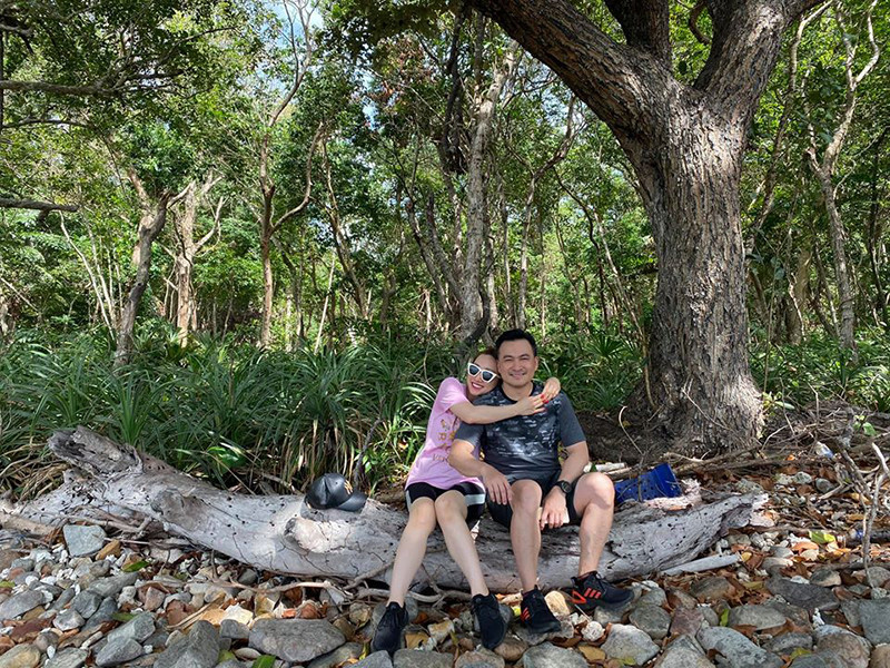 Cặp đôi thường xuyên đi du lịch cùng nhau.