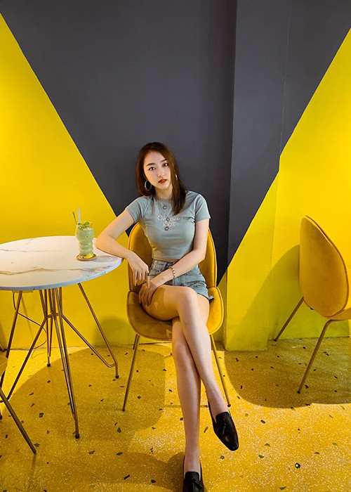 Trà My gợi cảm hơn sau khi rời cuộc thi Hoa hậu Thế giới Việt Nam.