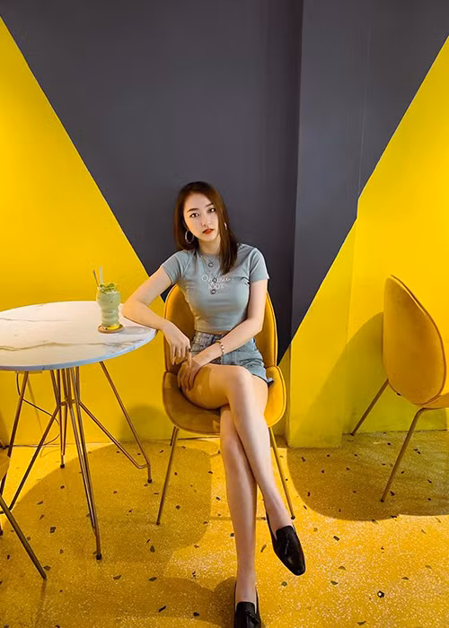 Trà My gợi cảm hơn sau khi rời cuộc thi Hoa hậu Thế giới Việt Nam.