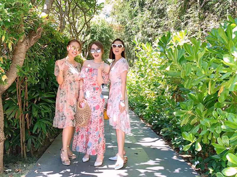 Chồng sắp cưới của Vân Hugo đến nay chưa lộ diện trước công chúng. Tuy Vân Hugo không tiết lộ danh tính người yêu nhưng cô từng chia sẻ về mối quan hệ giữa hai người.