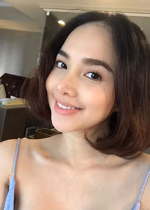 Bà xã của Victor Vũ vẫn sở hữu nhan sắc tươi trẻ trong lần mang bầu thứ hai.