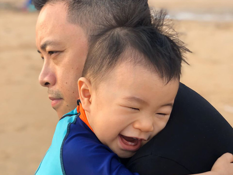 Đinh Ngọc Diệp kể, hành trình nuôi dạy con trai đầu lòng luôn có ông xã đồng hành.