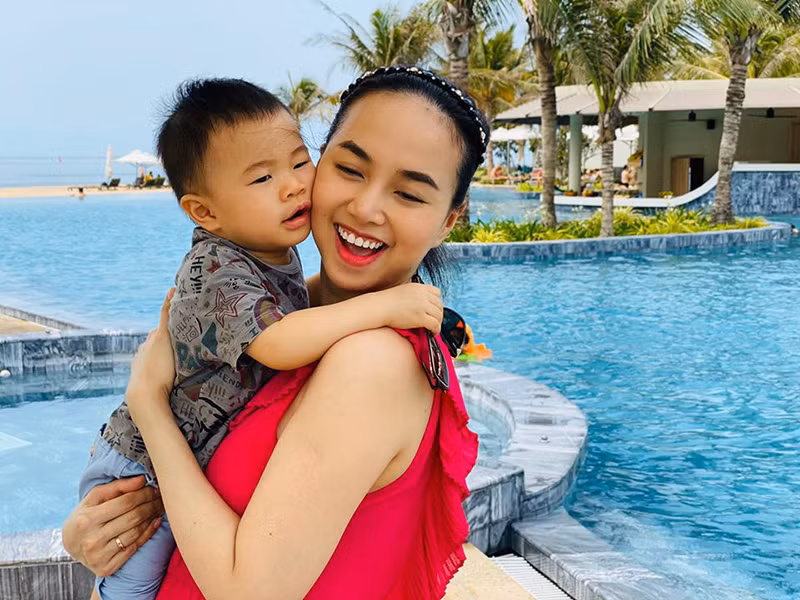 Trong thời gian Đinh Ngọc Diệp mang bầu, nữ diễn viên rất hiếm khi đăng ảnh để lộ vòng 2.