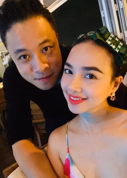 Từ sau khi kết hôn với Victor Vũ, Đinh Ngọc Diệp tạm ngưng các hoạt động nghệ thuật.