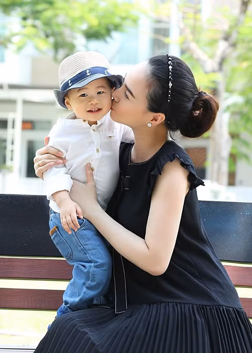 Con trai đầu lòng của nữ diễn viên kháu khỉnh, lanh lợi.