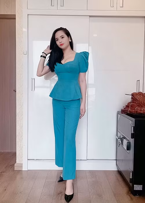 Lại Hương Thảo sinh con trai đầu lòng vào năm 2017.