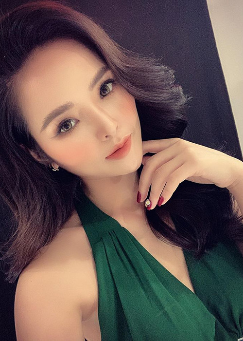 Lại Hương Thảo khẳng định chồng thay đổi hoàn toàn sau ngày kết hôn. Anh gia trưởng, độc đoán và kiểm soát mọi sinh hoạt của vợ.