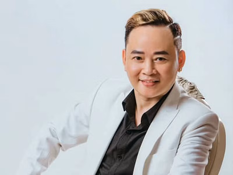 Tùng Dương từng tự nhận có những sai lầm, ích kỷ, không vượt qua được cái tôi để rồi đánh vỡ và đánh mất hạnh phúc trong quá khứ. Sau hai lần đổ vỡ, quan điểm hạnh phúc của nam diễn viên là "vợ luôn đúng, mình luôn sai". Mời quý độc giả xem video "Diễn viên Tùng Dương kêu cứu". Nguồn VTC9