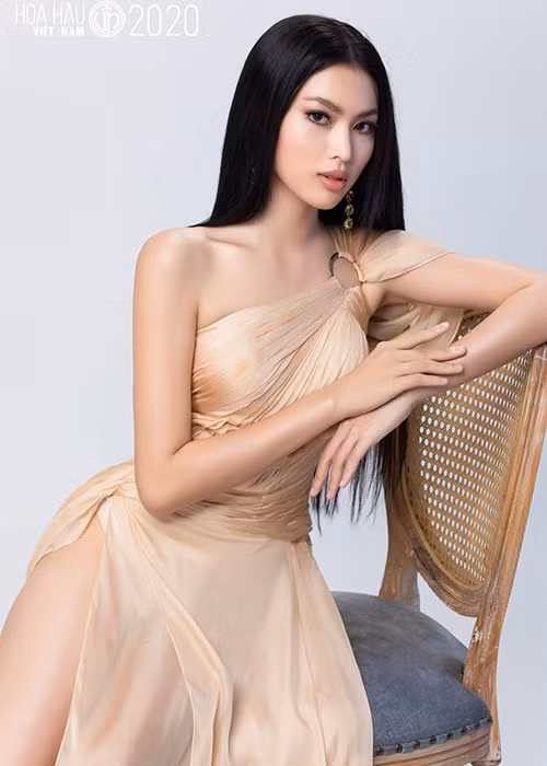 Ve goi cam cua hoc tro Vo Hoang Yen thi Hoa hau Viet Nam