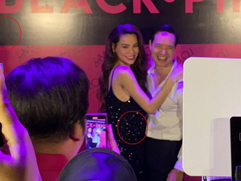 Kim Lý và Hồ Ngọc Hà nhìn nhau mỉm cười, ngầm xác nhận chuyện bầu bí. Ảnh: Công lý &amp; xã hội