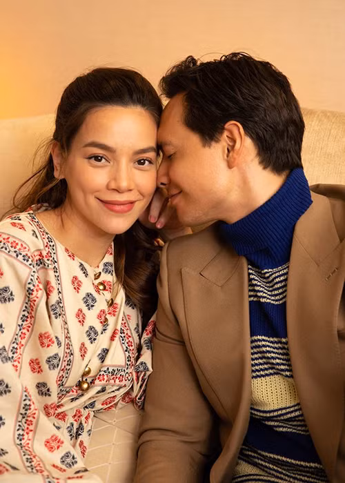 Mới đây, nữ ca sĩ tung bộ ảnh chụp chung với Kim Lý.