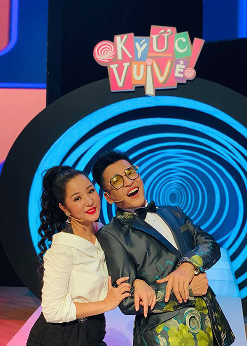 Trước dịch COVID-19, Thúy Nga vẫn đi về giữa Việt Nam và Mỹ để hoạt động nghệ thuật.