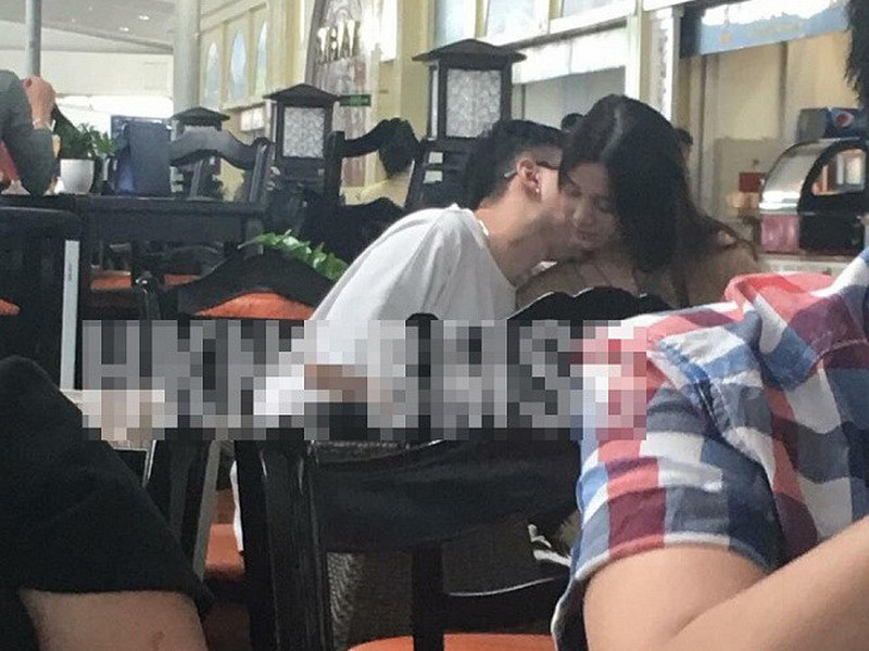 Nam ca sĩ hiện tại là người độc thân.