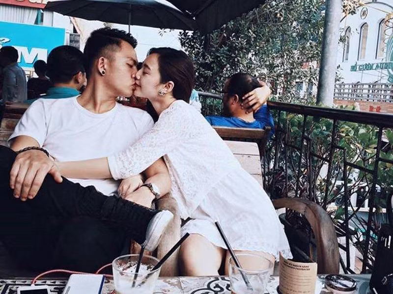 Cặp đôi quen nhau trong một dự án làm phim. Ảnh: Thế giới trẻ