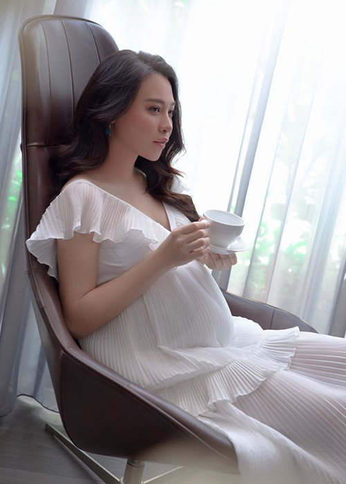 Đàm Thu Trang khoe cuộc sống an nhiên sau tin bầu bí.