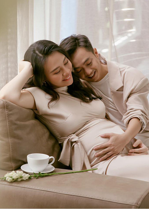 Cặp đôi được cho là chuẩn bị đón con gái chào đời.