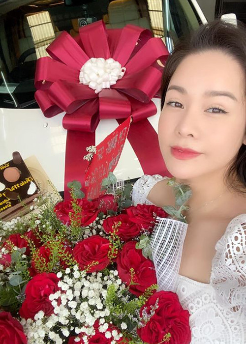 Nhật Kim Anh cũng có động thái sau khi bị Hồ Gia Hùng dọa kiện.