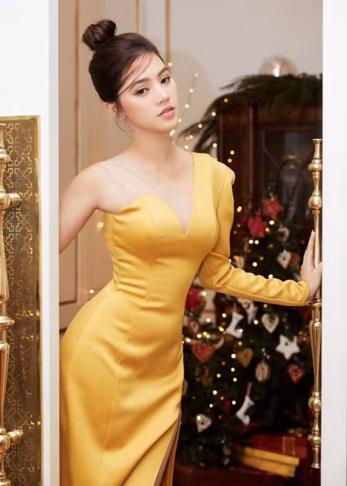 Nàng hoa hậu sở hữu thân hình nuột nà với số đo 3 vòng chuẩn.