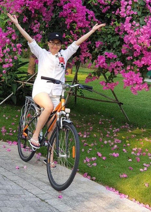 Nhạc sĩ Minh Vy - chồng của Cẩm Ly cũng từng chia sẻ về cuộc sống giản dị của nữ ca sĩ.