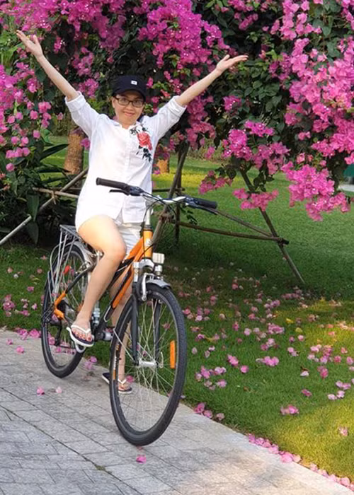 Nhạc sĩ Minh Vy - chồng của Cẩm Ly cũng từng chia sẻ về cuộc sống giản dị của nữ ca sĩ.