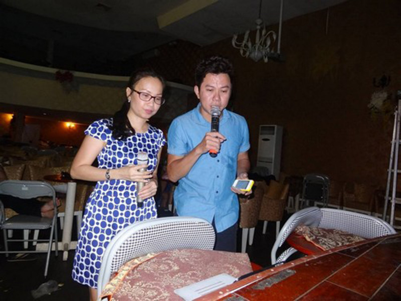 Trước Hoài Linh, Quốc Đại cũng từng chia sẻ sự giản dị của Cẩm Ly. Nam ca sĩ cho biết khác với hình ảnh chỉn chu trên sân khấu, ngoài đời, cô không trang điểm. Ảnh: Khám phá