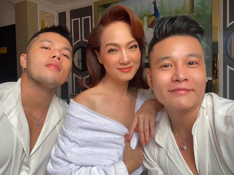 Khi đóng phim, dự sự kiện, nữ nghệ sĩ luôn chăm chút cho hình ảnh.