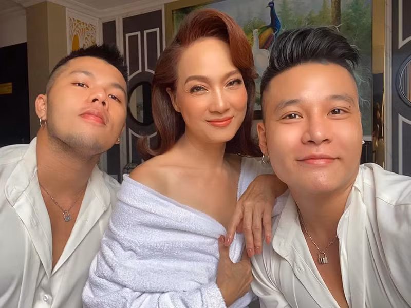 Khi đóng phim, dự sự kiện, nữ nghệ sĩ luôn chăm chút cho hình ảnh.