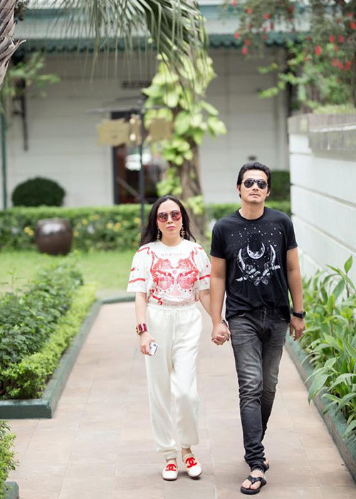 Nam diễn viên chia sẻ, anh dành nhiều thời gian cho con gái hơn vợ vì Phượng Chanel hay bận công việc.