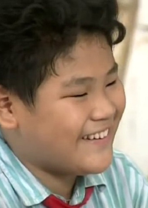 Trong “Đội đặc nhiệm nhà C21”, Tùng Lâm đóng vai Sáng béo. Nhân vật này mang lại tiếng cười cho khán giả bởi vẻ ngoài mũm mĩm, hay ăn nhưng học rất giỏi, có tài chụp ảnh và luôn giúp bạn bè. Trước “Đội đặc nhiệm nhà C21”, Tùng Lâm vốn tham gia đóng phim từ khi còn học lớp 5. Ảnh: Dân Việt