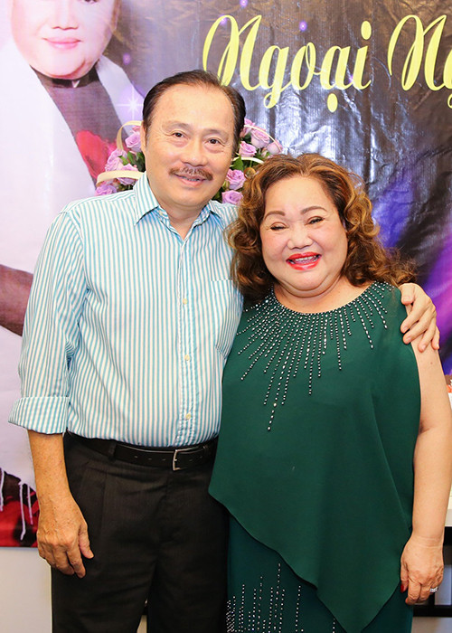 Năm 1980, nghệ sĩ Ngọc Giàu tái hôn với nhạc sĩ Nguyễn Kim Bằng. Theo Người lao động, hai người yêu nhau khi còn chung sân khấu Trần Hữu Trang. Nhạc sĩ Nguyễn Kim Bằng thổi kèn trong dàn nhạc của nhà hát còn nghệ sĩ Ngọc Giàu là diễn viên. Ảnh: Đời sống pháp lý