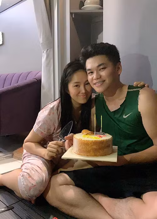 Lê Phương đã trò chuyện với mẹ của Trung Kiên, thể hiện tình yêu mãnh liệt cô dành cho nam ca sĩ. Cuối cùng, mẹ của Trung Kiên cũng mềm lòng.