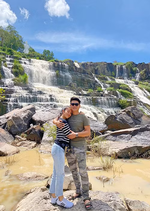 Cặp đôi nên duyên từ một lần đi biểu diễn phục vụ các chiến sĩ ở đảo Trường Sa.