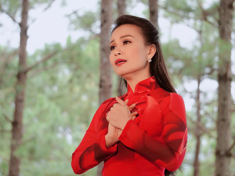 Cẩm Ly và loạt ca sĩ mất giọng: Người lao đao, kẻ muốn tự tử Cam Ly va loat ca si mat giong: Nguoi lao dao, ke muon tu tu