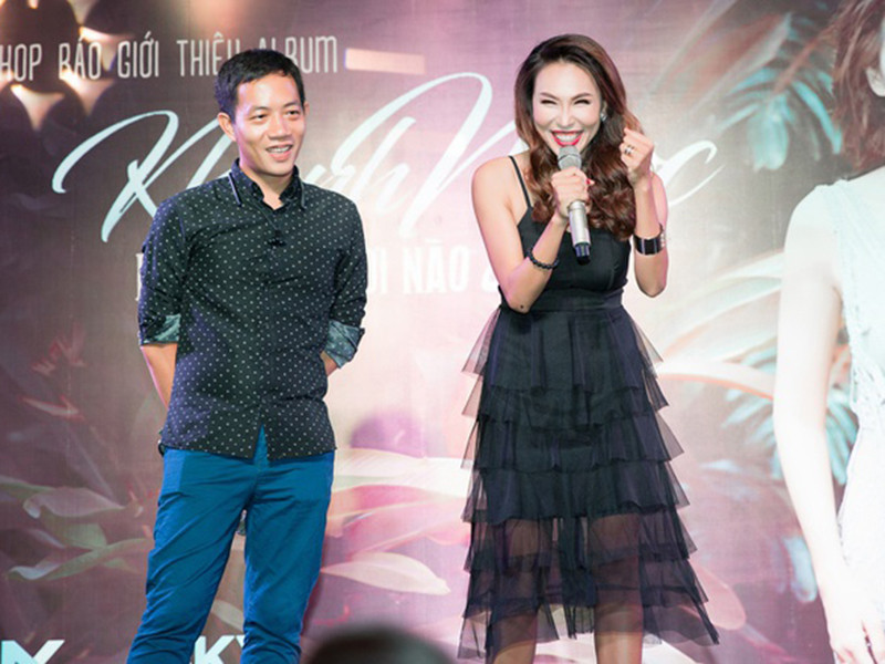 Đã có lúc Khánh Ngọc có suy nghĩ tự tử nhưng vì con, cô phải gắng gượng. Để lấy lại giọng hát và tinh thần, Khánh Ngọc tập thể dục và học thanh nhạc. Sau một thời gian, giọng hát của cô cải thiện được phần nào. Ảnh: Zing