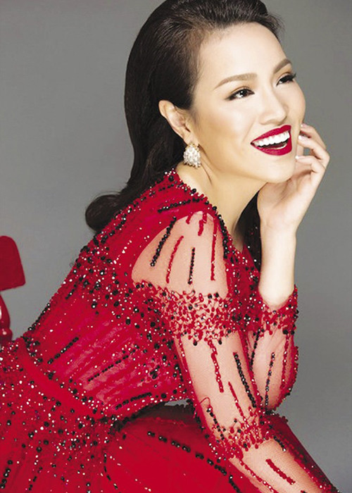 Phan Thu Lan là một giọng hát đinh của Đài Tiếng nói Việt Nam. Ở tuổi 27, cô kết hôn. Sau khi sinh con, Thu Lan mất giọng, thậm chí không thể hát ru con. Nữ ca sĩ cảm thấy bất lực. Phải mất 3-4 năm, Thu Lan mới lấy lại được giọng hát. Ảnh: Thể thao văn hóa