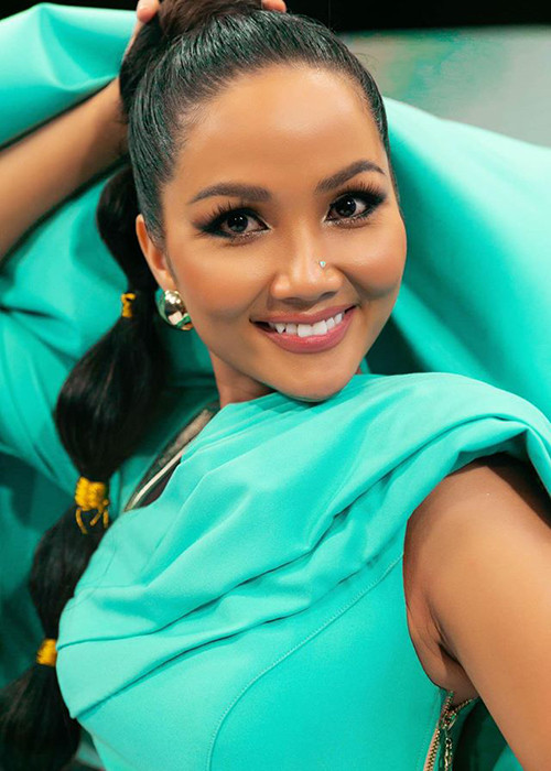 Dù gây tranh cãi trong nước nhưng nhan sắc của H'hen Niê lại được cư dân mạng quốc tế đánh giá cao cũng như giúp cô đoạt thành tích top 5 Hoa hậu Hoàn vũ Thế giới 2018.