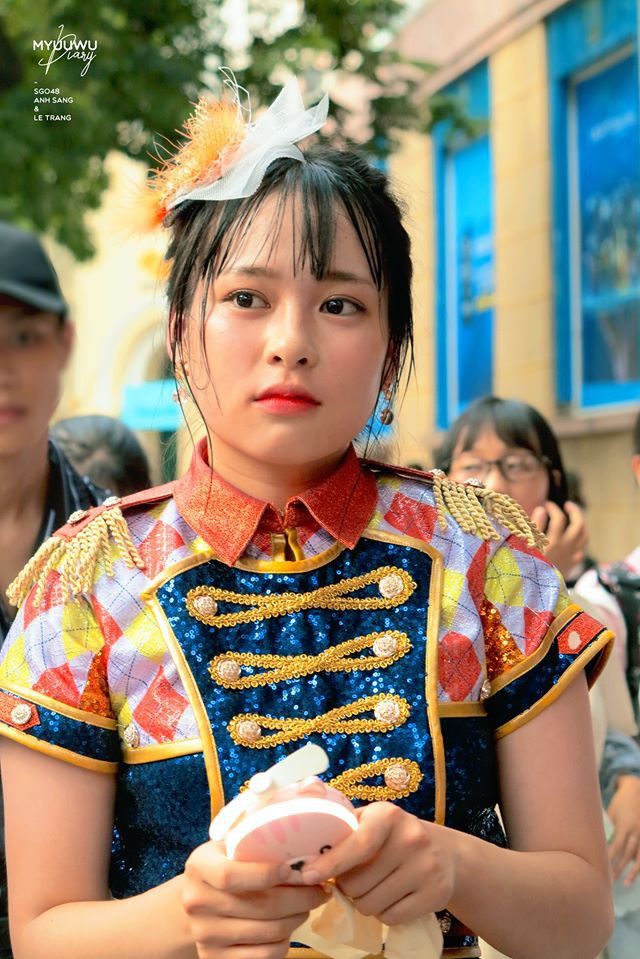 Lệ Trang tên thật là Nguyễn Thị Lệ, sinh năm 2001 tại Bắc Ninh. 10X là thành viên thế hệ đầu tiên của SGO48 - nhóm nhạc đàn em của nhóm nhạc "đông dân" nhất Nhật Bản AKB48. Lệ Trang từng tiết lộ phải giảm 8 kg để giành được cơ hội ra mắt trong nhóm nhạc vào ngày 17/11/2018. Ảnh: Myyuuwu Diary.