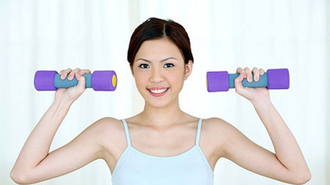 Hỗ trợ thể lực. Trước khi tập thể thao mà không có bữa ăn nhỏ, bạn nên ngậm một viên đường. Nó có thể đáp ứng được năng lượng cho các cơ tập luyện hiệu quả hơn.