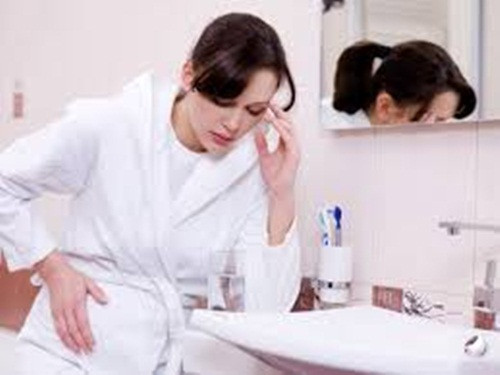 Nấm mốc. Bất cứ chỗ nào trong nhà bị nấm mốc cũng đều không tốt vì mẹ bầu hít vào không khí sẽ bị sổ mũi, hắt hơi, cảm lạnh và nháy mắt. Nghiêm trọng hơn, nó có thể dẫn đến dị ứng và hen suyễn. Hãy giữ cho những ngóc ngách trong nhà được khô thoáng và sạch sẽ nhất có thể.